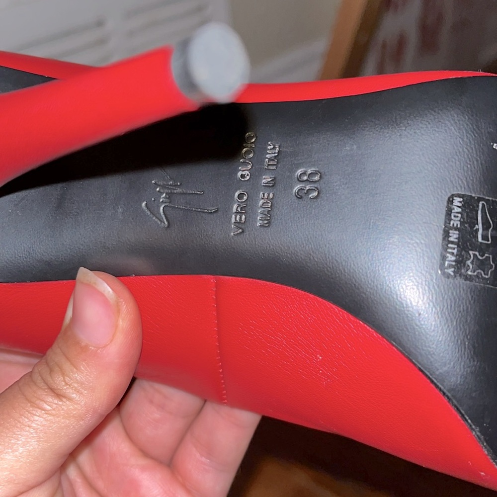 Giuseppe Zanotti Red Pump Gold Zipper - Picture 3 of 3